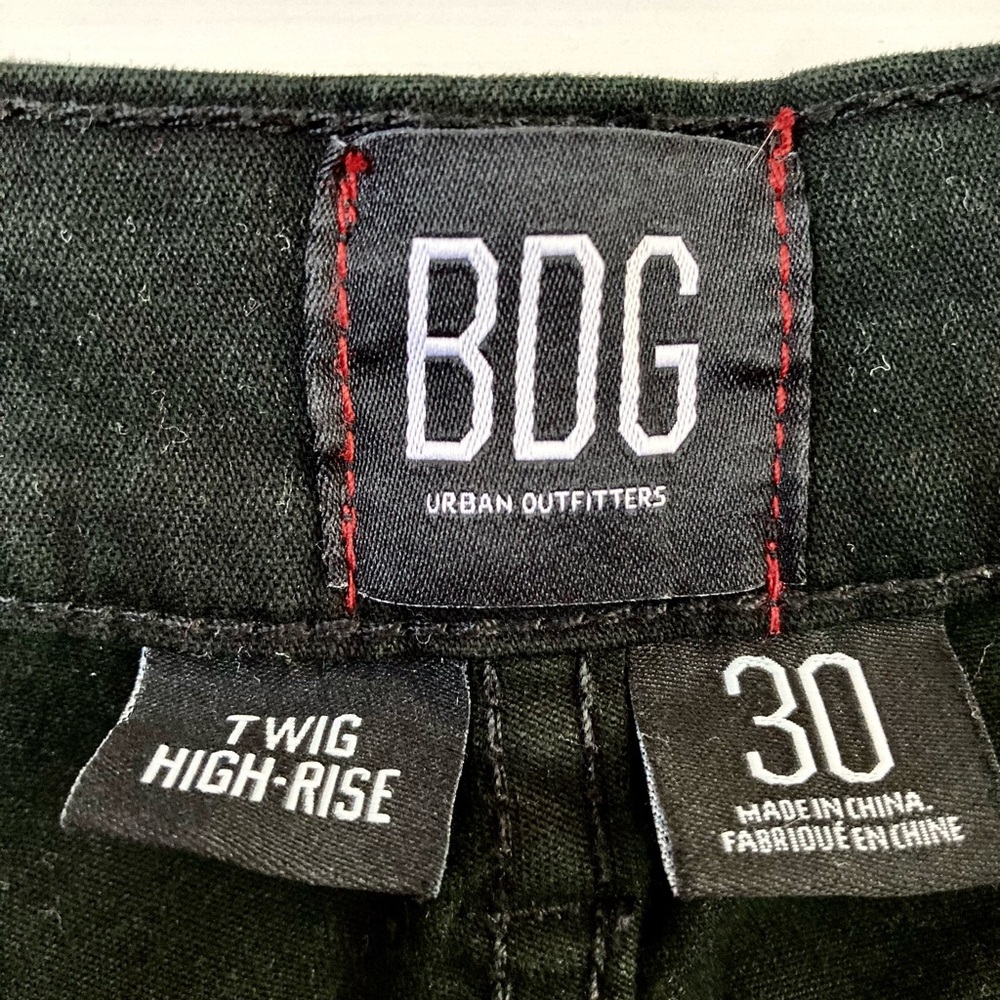 Black UO BDG unworn ripped knee jeans